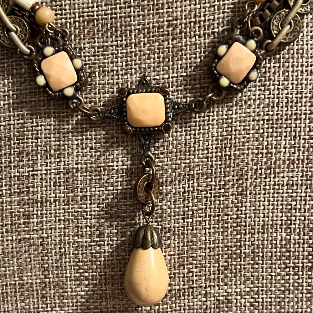 Antiqued Gold Tone Bohemian Necklace with White, Tan and Peach Beading